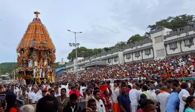 తిరుమల బ్రహ్మోత్సవాలు.. వైభవంగా రథోత్సవం