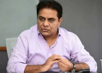 కేటీఆర్: వరంగల్ టెక్స్‌టైల్ పార్క్‌లో టీషర్ట్ తయారిపై ప్రశంసలు తెలిపారు.