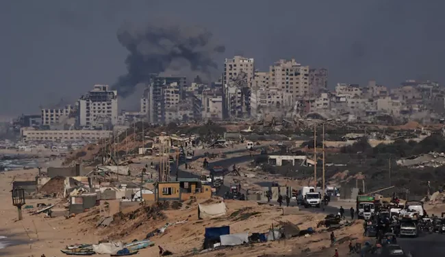  అంశాలే కీలకం గాజా యుద్ధం ముగింపుపై ట్రంప్‌ ప్రణాళికలో వాటిపైనే అందరి దృష్టిఅంగీకరించిన ఇజ్రాయెల్‌అధ్యయనం చేశాక చెబుతామన్న హమాస్‌అమెరికా ఫార్ములాకు భారత్, చైనా, రష్యాసహా ప్రపంచ దేశాల మద్దతు