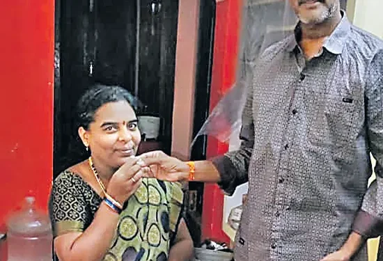 బాణసంచా పేలి దంపతుల మృతి