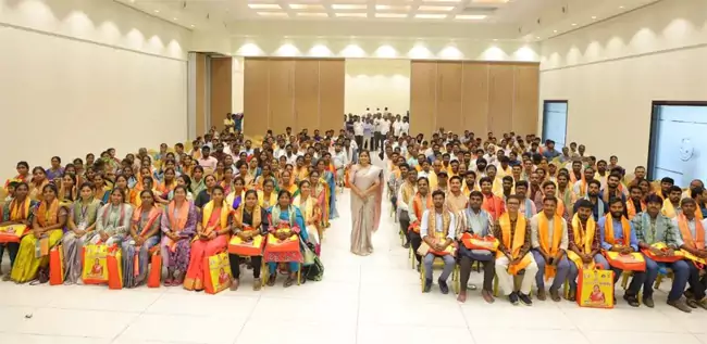 ఎన్ని ఆటంకాలు ఎదురైనా ఉపాధ్యాయ ఉద్యోగాలు భర్తీ చేశాం: మంత్రి అనిత