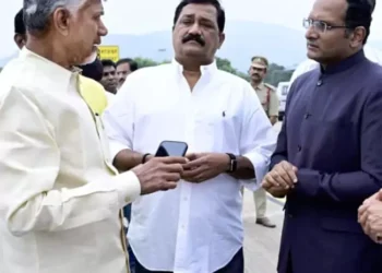 విశాఖలో గూగుల్ డేటా సెంటర్కు భూసేకరణ.. ఆటంకం కలిగిస్తే ఉపేక్షించం: సీఎం చంద్రబాబు