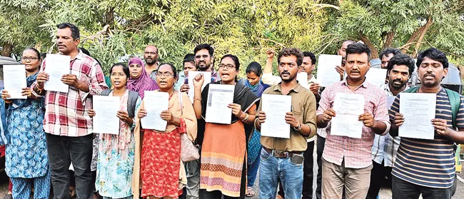 ఎంపిక అయ్యానని చెప్పారు, కానీ జాబితాలో పేరు లేదు.