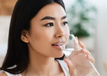 నవరాత్రి ఉపవాసంలో ఎక్కువసేపు నీళ్లు తాగకపోతే ఏమవుతుంది?