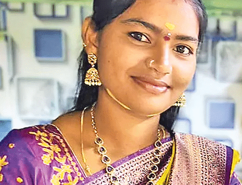 రౌడీ షీటర్ బెదిరింపులు: వివాహిత ఆత్మహత్యకు కారణం