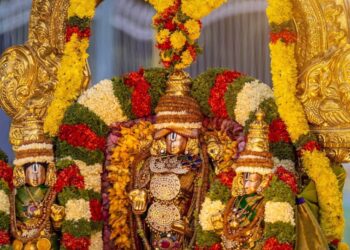 తిరుమలలో భక్తుల రద్దీ కొనసాగుతోంది — దర్శనానికి ఎక్కువ సమయం