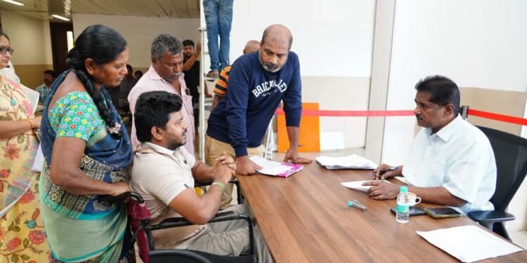 భూమి, నివాస సమస్యలపై టీడీపీ కేంద్ర కార్యాలయంలో ప్రజావినతి స్వీకరణ