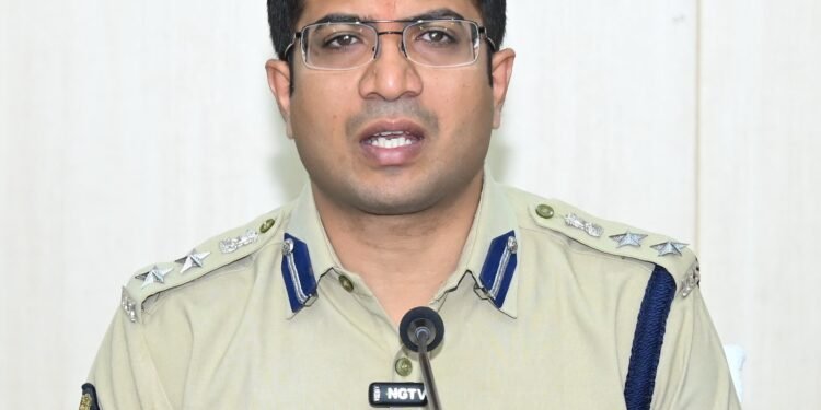 కర్నూలు బస్సు ప్రమాదంపై పోలీసుల దర్యాప్తు: సంఘటనపై పూర్తి వివరాలు వెల్లడి