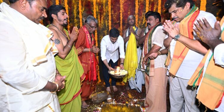 కుంచనపల్లిలో శ్రీ కాశీ విశ్వేశ్వరస్వామి ఆలయ పునఃనిర్మాణ శంకుస్థాపన ఘనంగా నిర్వహణ – ముఖ్య అతిథిగా మంత్రి నారా లోకేష్
