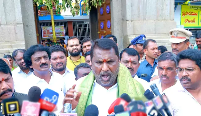 సిద్ధిపేట: పదవులు, ఫామ్హౌస్లు కాదు.. ఆత్మగౌరవమే ముఖ్యం: మంత్రి అడ్లూరి లక్ష్మణ్