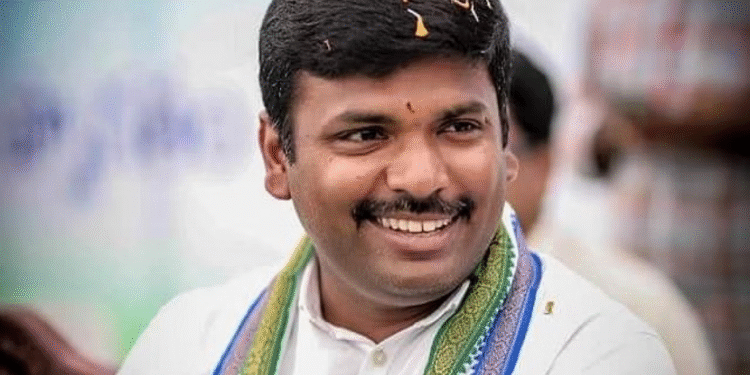 అనకాపల్లి మత్స్యకారుల ఉద్యమానికి వైఎస్ఆర్ సీపీ నేతల మద్దతు