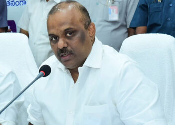 వాయుగుండం ముప్పు నేపథ్యంలో అధికారులకు అప్రమత్త సూచనలు – మంత్రి అనగాని సత్యప్రసాద్