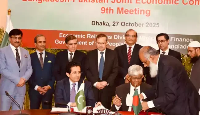 పాక్–బంగ్లా: భారత్ నిషేధాల మధ్య కరాచీ ఆఫర్, ప్రయోజనంపై ప్రశ్నలు