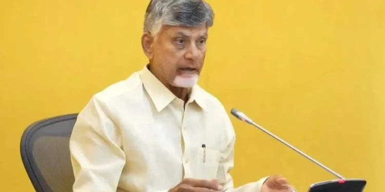 మొంథా తుపాను ప్రభావం: రాష్ట్రానికి భారీ నష్టం, ఇది పెనువిపత్తు అని సీఎం చంద్రబాబు వ్యాఖ్య