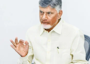 భారీ వర్షాలపై సీఎం చంద్రబాబు సమీక్ష — అధికారులకు అప్రమత్తత ఆదేశాలు