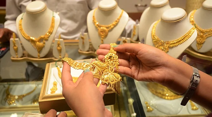 బంగారం, వెండి ధరల్లో గణనీయ తగ్గుదల: బంగారం 1.50 లక్షల దిగువకు