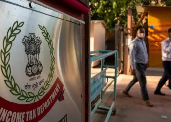 తెలుగు రాష్ట్రాల్లో విస్తృత స్థాయిలో ఐటీ సోదాలు