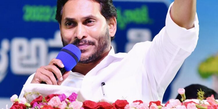 రాష్ట్రంలో నకిలీ మద్యం మాఫియా అల్లర్లు – చంద్రబాబు పాలనలో అవినీతి, అబద్ధాల వెల్లువ: వైఎస్ జగన్ మీడియా సమావేశం