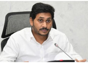 తుఫాను ప్రభావంపై వైఎస్ జగన్ సమీక్ష – రైతుల పట్ల నిర్లక్ష్యంపై తీవ్ర ఆగ్రహం