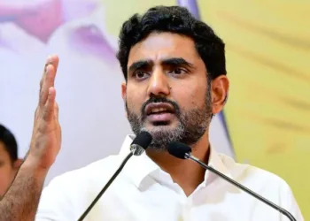 తప్పుడు ప్రచారాలపై మంత్రి నారా లోకేశ్‌ ఆగ్రహం – ‘బ్లూ బ్యాచ్’ సమాజానికి ప్రమాదకరమని హెచ్చరిస్తూ పోలీసులకి ఆదేశాలు