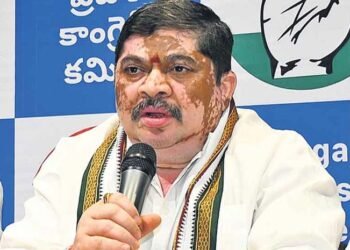 కర్నూలు బస్సు ప్రమాదం: ట్రావెల్స్ యజమానులకు మంత్రి పొన్నం ప్రభాకర్ హెచ్చరిక