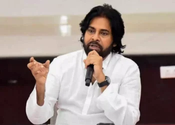 పవన్ కళ్యాణ్: యుద్ధ స్థాయిలో పునరుద్ధరణ చర్యలు చేపట్టాలి – తుపాను ప్రభావిత ప్రాంతాల్లో ప్రత్యేక సమీక్ష