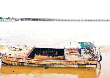 నెల్లూరు జిల్లాలో సంగం బ్యారేజీకి తప్పిన ముప్పు – అధికారుల చాకచక్య చర్యలకు ప్రజల ప్రశంసలు