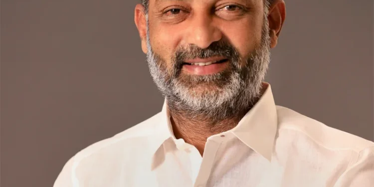 బండి సంజయ్‌ ఫీజుల చెల్లింపుపై హెచ్చరిక; అమిత్ షాకు జన్మదిన శుభాకాంక్షలు