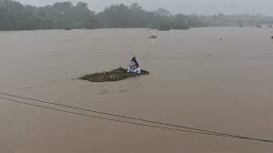 శ్రీకాకుళం: మొంథా తుపానంతో భారీ వర్షాలు.. బాహుదా నది ఉగ్రరూపం దాల్చింది