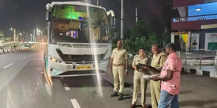కర్నూలు బస్సు ప్రమాదం తర్వాత రవాణా శాఖ ప్రత్యేక డ్రైవ్: ప్రైవేట్ బస్సులపై విస్తృత తనిఖీలు