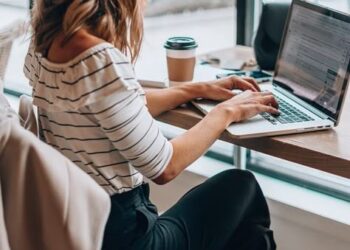 మీకు ఆసక్తి ఉంటే… ఉద్యోగం మా బాధ్యత!