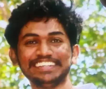 శ్రీకాకుళం ట్రిపుల్‌ ఐటీలో విద్యార్థి ఆత్మహత్య