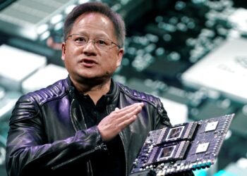 ఎన్విడియా సీఈవో: “తల్లి ఇంటికి రాకపోయినా, మాకు ఇంగ్లీష్ నేర్పించారు!”