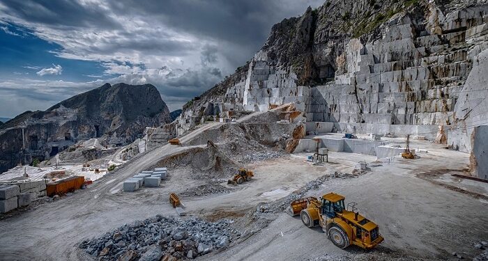 రాళ్లలో రాళ్లే ఎక్కువ..!