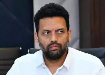 బస్సు సర్వీసుల ద్వారా పర్యాటక రంగం అభివృద్ధి చెందే అవకాశం ఉంది: మంత్రి టీజీ భరత్‌