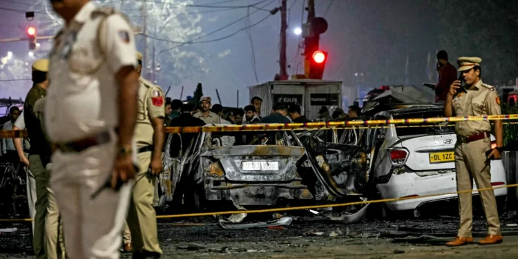 డెల్హీ బ్లాస్ట్: ఉగ్రవాద డాక్టర్‌కు పాకిస్తాన్ నుంచి బాంబు తయారీ వీడియోలు చేరాయి