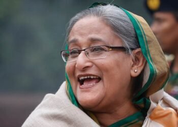 భాగస్వామ్య ప్రజాస్వామ్యం ఉంటేనే బంగ్లాదేశ్‌కి తిరిగి వస్తానని హసీనా పేర్కొన్నారు.