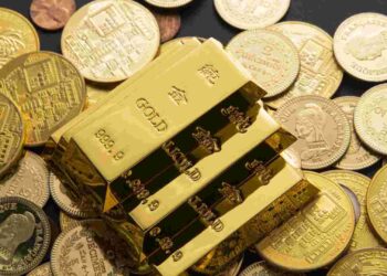 దుబాయ్: కూతురు రూపంలో అదృష్టం… పావు కేజీ బంగారం గెలిచిన భారతీయుడు