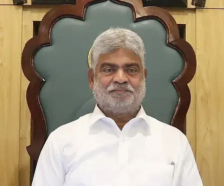 ఎమ్మెల్యేల అనర్హత పిటిషన్లపై విచారణ కోసం స్పీకర్‌ షెడ్యూల్‌ ప్రకటించారు.