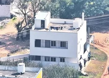 మావోయిస్టు హిడ్మా: విజ‌య‌వాడలో కలకలం… ఏలూరు, కాకినాడల్లో ఉద్రిక్త పరిస్థితులు