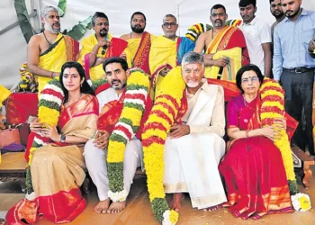 సీఎం చంద్రబాబు నివాసంలో కార్తీక పూజలు నిర్వహించారు.