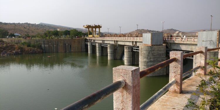 భద్రతా చర్యలు లేని చిత్రావతి నది