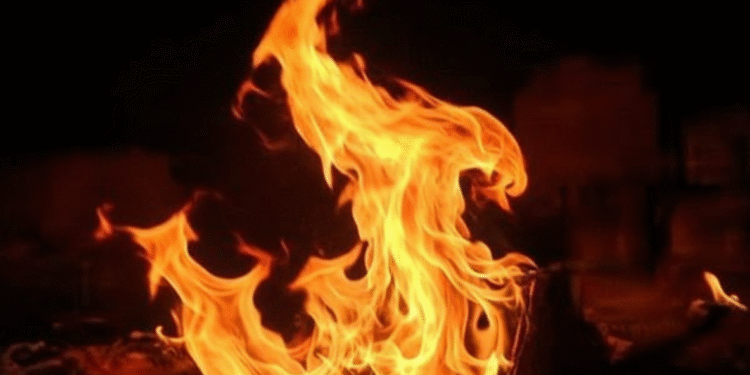 మర్డర్: చేతులు, కాళ్లు బిగించి… సజీవంగా దహనం చేసిన దారుణం!