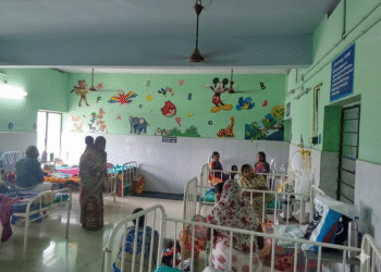 వైద్య సదుపాయం లేమీ కారణంగా 17 చిన్నారులు అస్వస్థతకు గురి