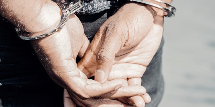 సొత్తుపై చూపిస్తే.. బ్లేడు తప్పనిసరిగా పడే పరిస్థితి!