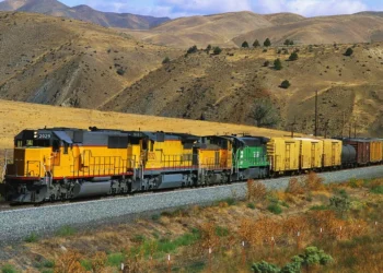 వాస్తవంలో రైలు నడిపిస్తున్నట్లే ఉంది..!