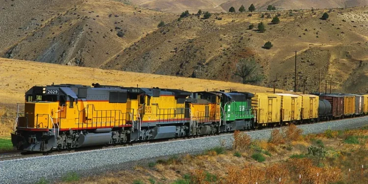 వాస్తవంలో రైలు నడిపిస్తున్నట్లే ఉంది..!