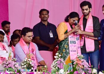 కేటీఆర్‌: రేవంత్‌ మూడు సంవత్సరాలు ఉండారో.. లేక మూడేళ్లకే ముగుస్తారో..