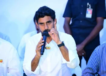 విశాఖలో ఐటి శంకుస్థాపనల సందడి – లోకేష్ ధాటికి నగరం షాక్!