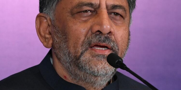 తుంగభద్ర నీటి కేటాయింపులపై డీకే శివకుమార్ కీలక స్పష్టీకరణ: రెండో పంటకు నీటి విడుదల కష్టమే